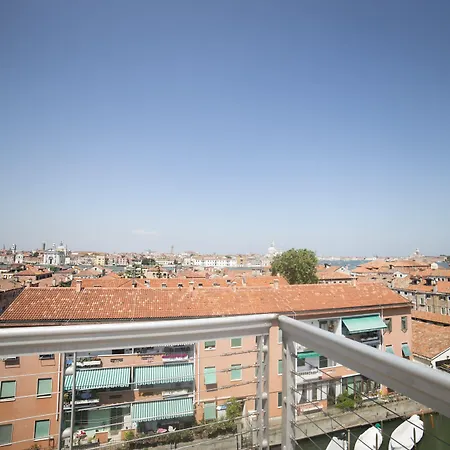 Sunny Terrace Hostel *