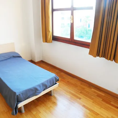 Sunny Terrace * البندقية
