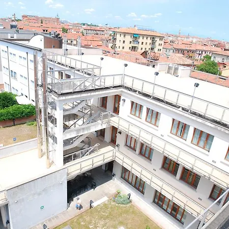 Sunny Terrace Хостел Венеция